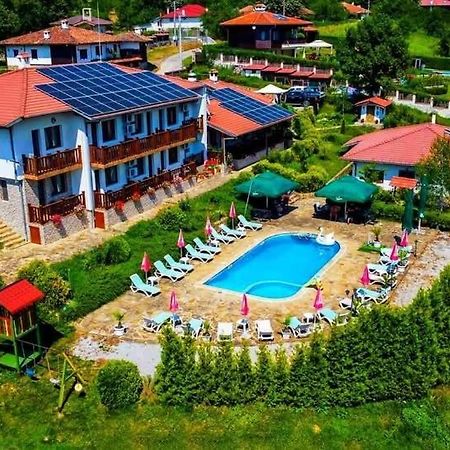Family Complex Krisbo Hotell Donkovtsi Exteriör bild