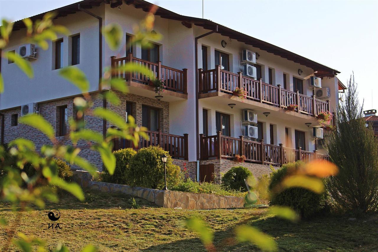 Family Complex Krisbo Hotell Donkovtsi Exteriör bild