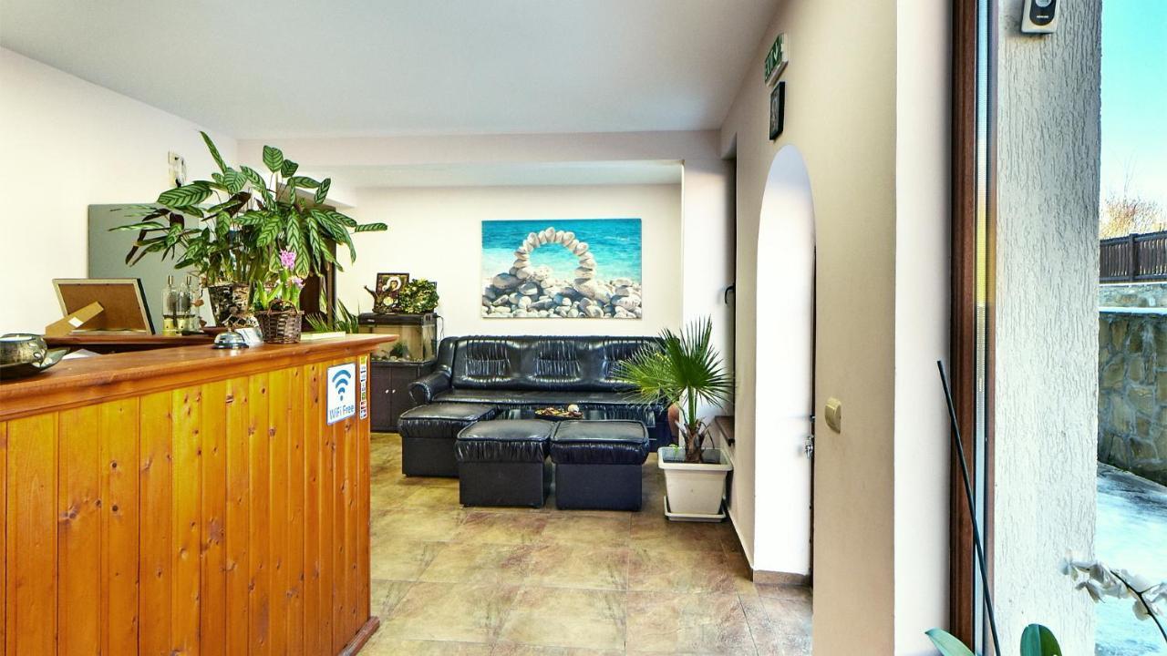 Family Complex Krisbo Hotell Donkovtsi Exteriör bild